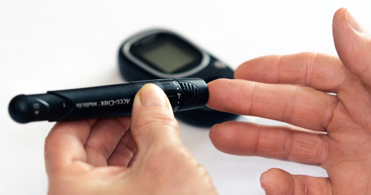 Auto-monitorizarea glicemiei și a tensiunii arteriale este recomandată pentru pacienții cu diabet