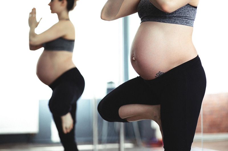 gravida yoga exercițiu fizic